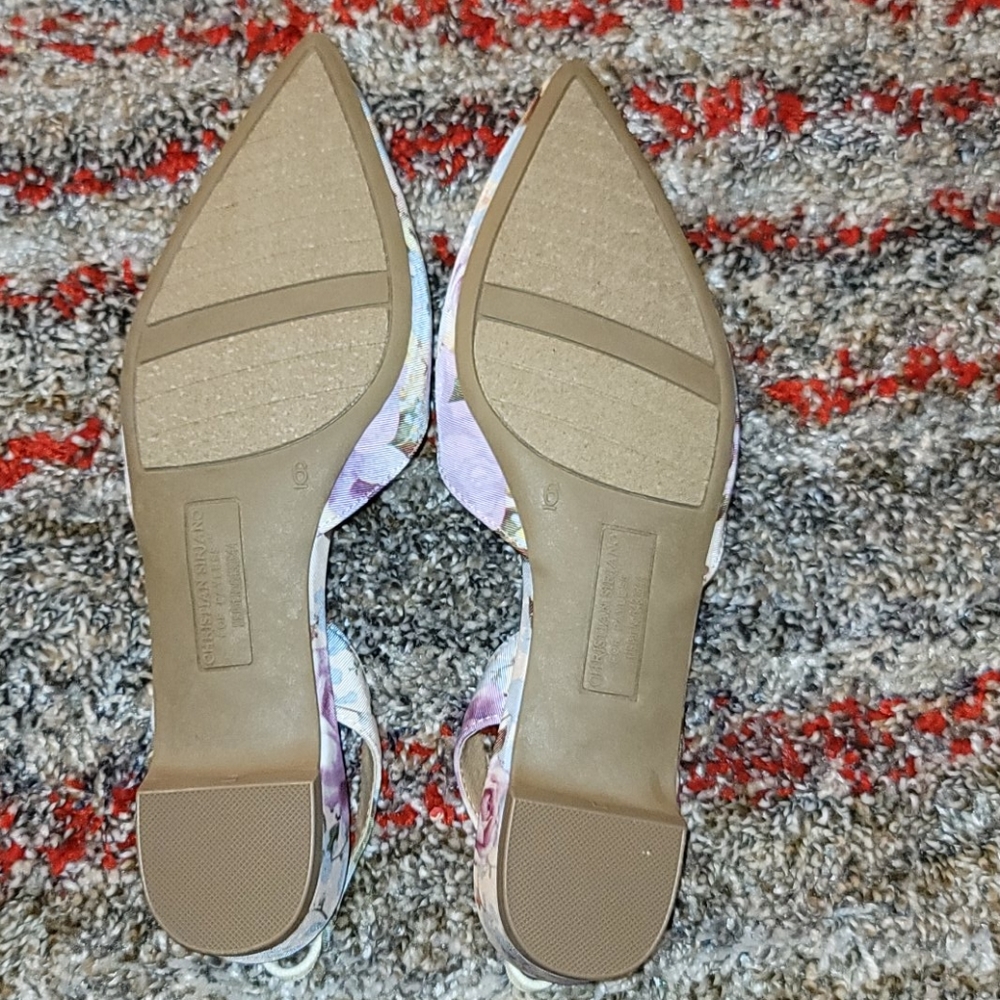 Shoes - Picture 2 of 3